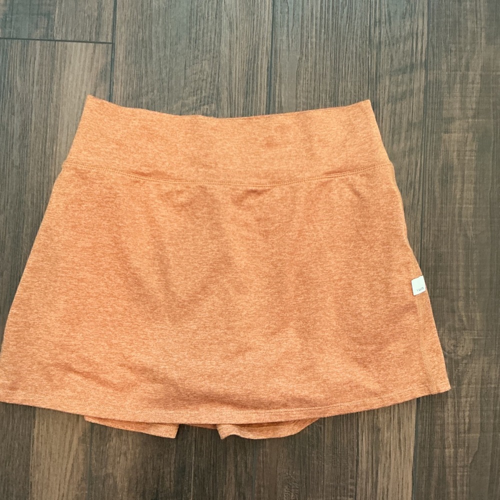 Vuori Performance Pleated Back Athletic Skort Orange Heather Small Activewear